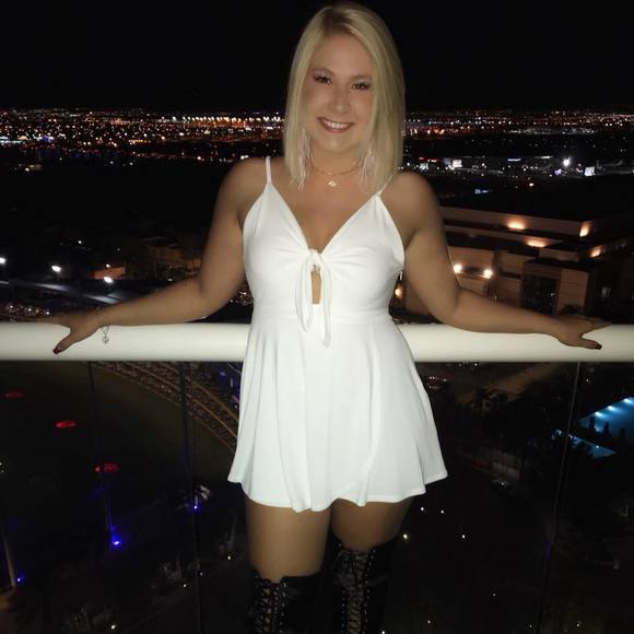 Meet your Posher, Taylor - Picture 1 of 1